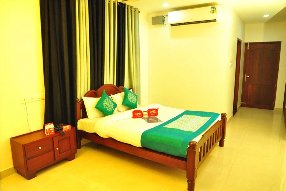 OYO 2095 Hotel Half Moon Residency, Calicut City, Calicut